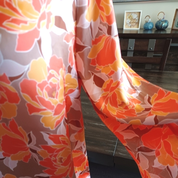 Emily Wonder Satin Floral Print Blouse with Split Neckline - Picture 6 of 10